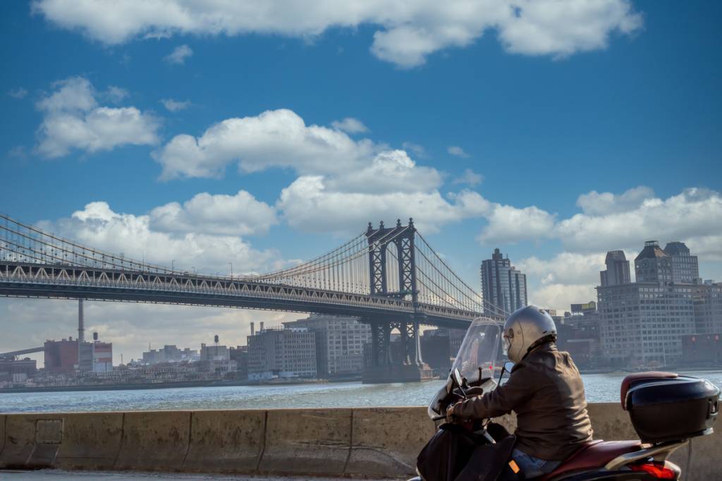 El periodo de gracia de verano de la MTA ha terminado oficialmente: los conductores que sean sorprendidos excediendo la velocidad en estos nueve puentes y túneles principales de Nueva York se enfrentarán ahora a multas automáticas de hasta 100 dólares