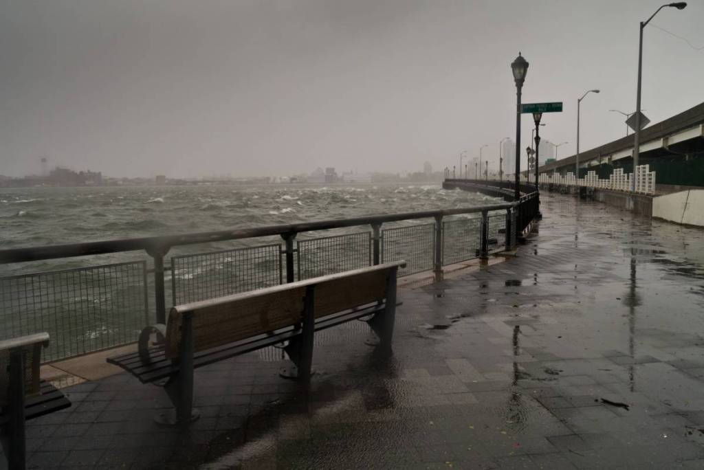 Imágenes del East River y la FDR antes de la llegada del huracán Sandy el 29 de octubre de 2012 en la ciudad de Nueva York