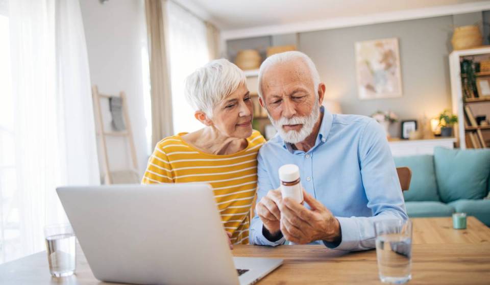 Os nova-iorquinos com mais de 65 anos podem conseguir ajuda para pagar as receitas médicas por meio desse programa estadual, e você pode se inscrever o ano todo