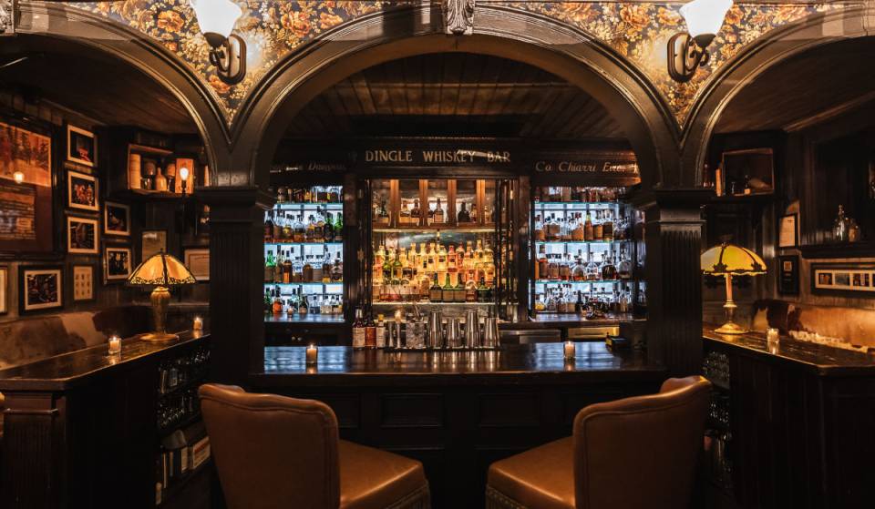 NYC’s oldest bar has survived a cannonball and 300+ years of history — you can still grab a drink where George Washington said goodbye and Alexander Hamilton drank before his fatal duel