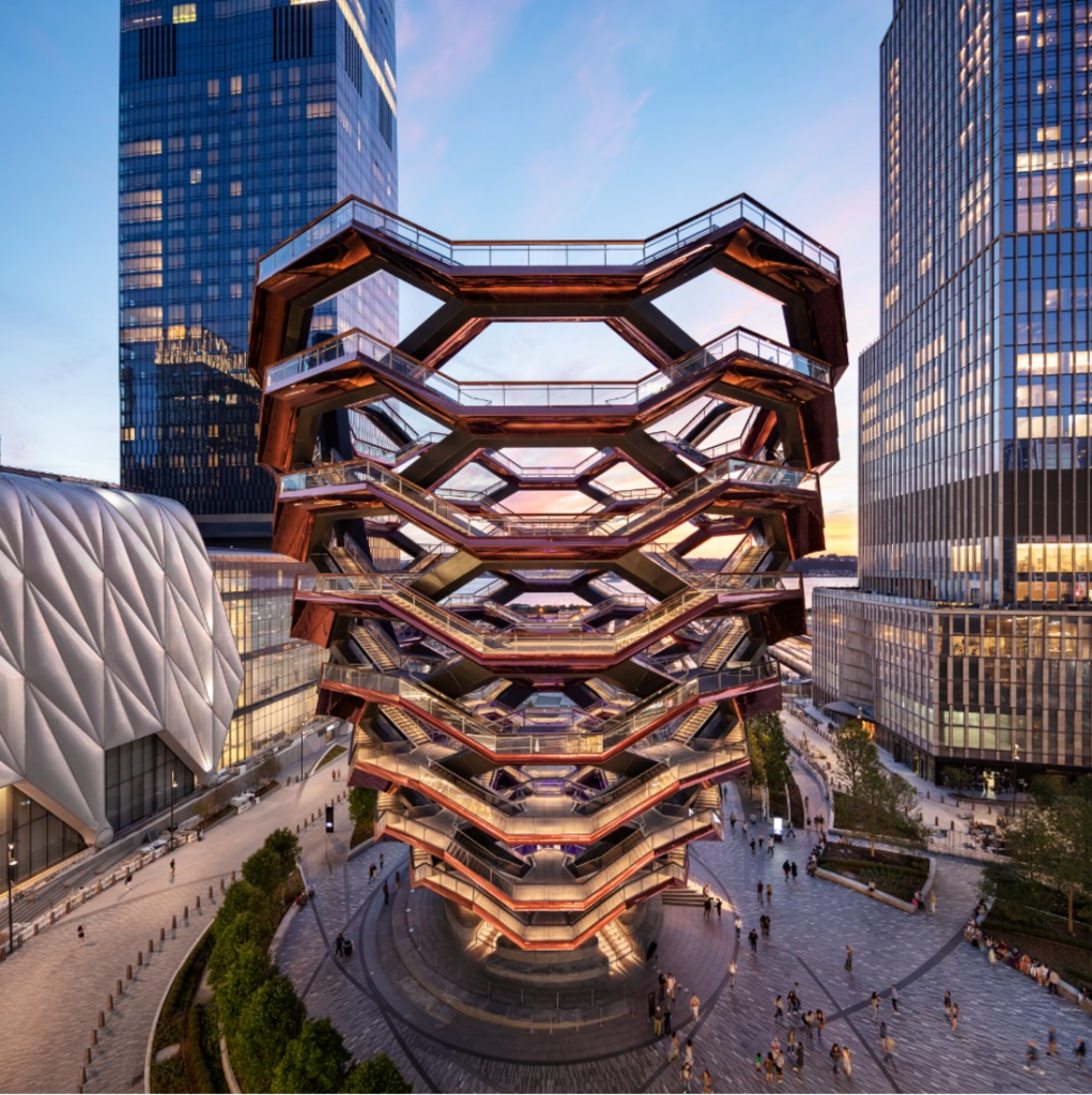 immagine del Vessel NYC, il punto di riferimento di Manhattan con piattaforme e scale interconnesse