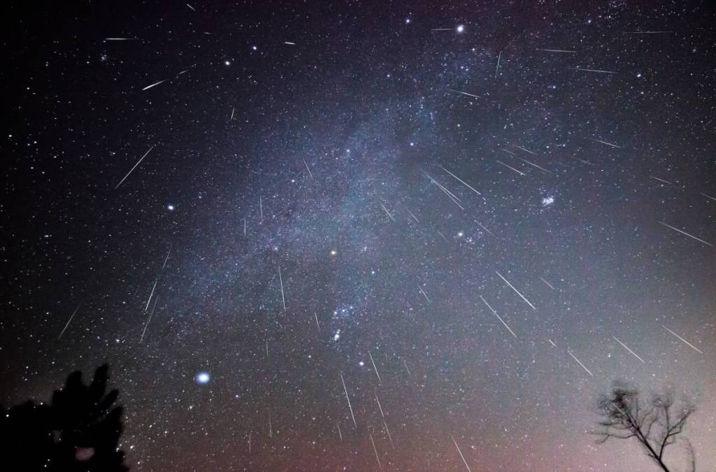 de Virginia. Constelaciones: Géminis, Auriga, Tauro, Orión, Canis Major y Canis Minor. 