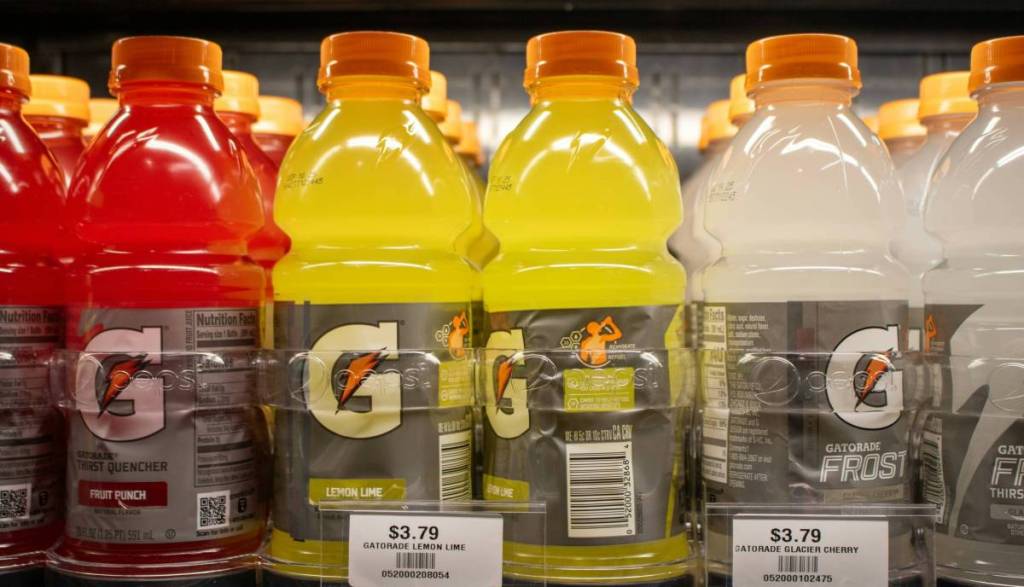 Dá uma olhada na tua geladeira: Mais de 122 mil caixas de Gatorade de 28 onças foram recolhidas em Nova York e Nova Jersey por causa de um ingrediente oculto que não constava nos rótulos