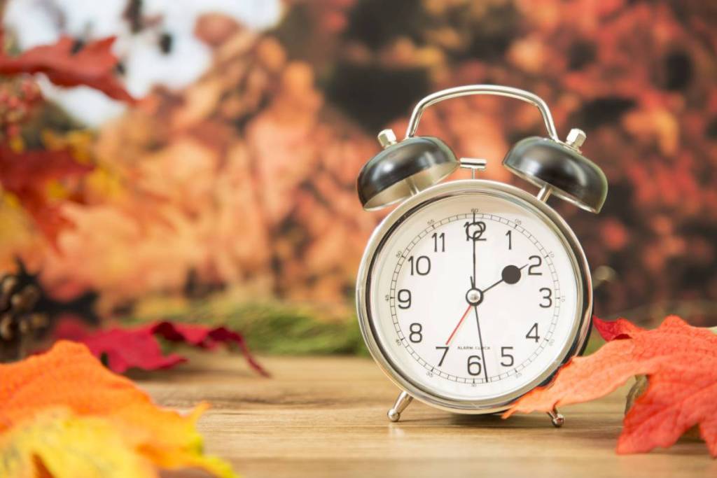 Los neoyorquinos siguen teniendo que atrasar el reloj el 1 de noviembre, a pesar de un nuevo impulso para acabar con los cambios de horario de verano