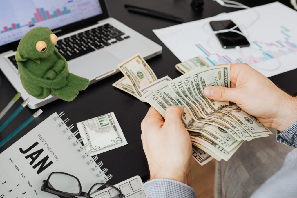 Por primera vez desde 2024, el salario mínimo de Nueva York no subirá con la llegada del nuevo año. Te contamos por qué