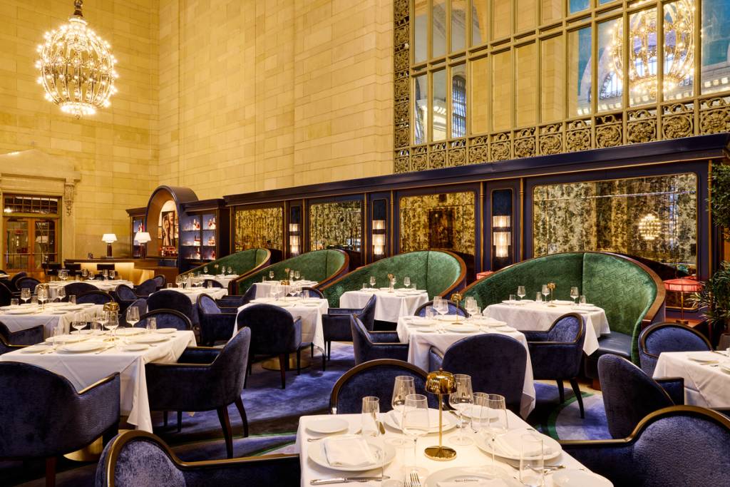 Inspirándose en la época art déco de los años 30, cuando se construyó la histórica terminal, un nuevo y exclusivo restaurante especializado en marisco y carne está devolviendo la «edad de oro de salir de fiesta» a la Grand Central de Nueva York