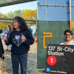 Mira cómo los aficionados al transporte público compran letreros retirados del metro de Nueva York en la tienda de la MTA