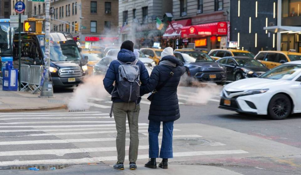 New York City steht diese Woche vor einem dramatischen Temperaturschwankungsbereich von über 30 Grad, während sich die erste große Herbstkältewelle über dem Dreistaatengebiet ausbreitet