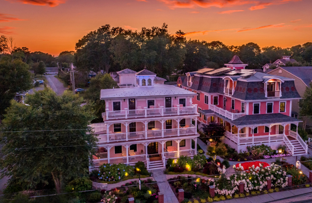 This fairytale coastal town just 2 hours from NYC is about to hit peak fall foliage — with scenic boat rides historic lighthouses & an award-winning marina