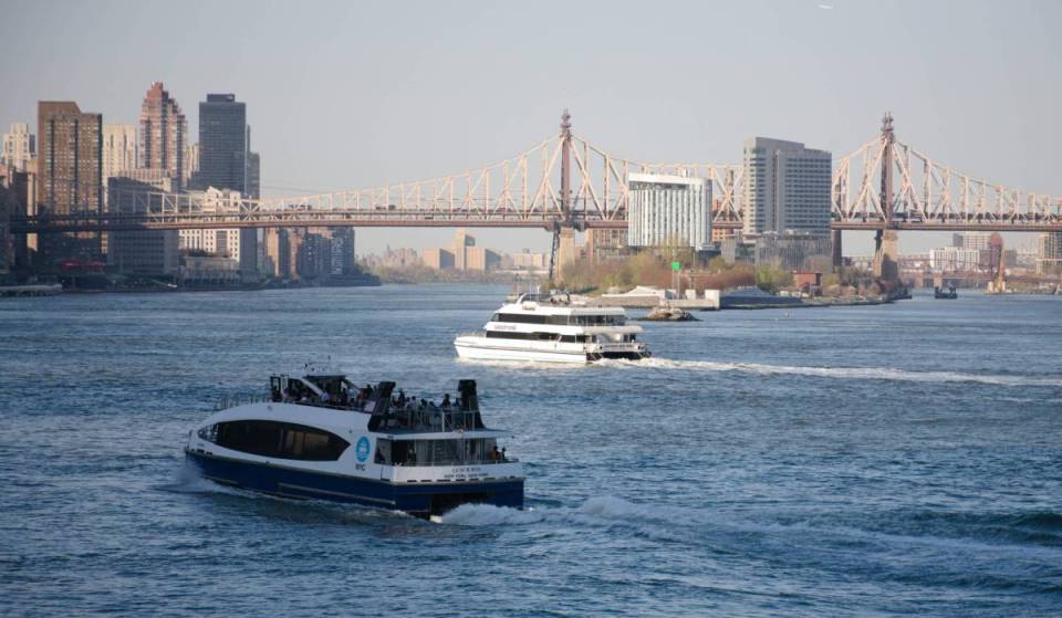 Cuando se puso en marcha el NYC Ferry en 2017, un trayecto costaba 2,75 dólares, lo mismo que el metro; a partir de esta semana, cuesta oficialmente 5 dólares.
