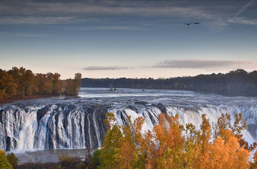 Beating Niagara Falls, this Upstate NY waterfall was just ranked one of the ‘easiest’ in the world to visit, and its fall colors are peaking right now