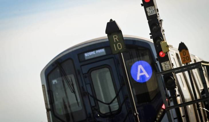 Los trenes A y C siguen funcionando con señales de la década de 1930; ahora, una reforma de 1.9 mil millones de dólares —la mayor en la historia de la MTA— las está sustituyendo por fin