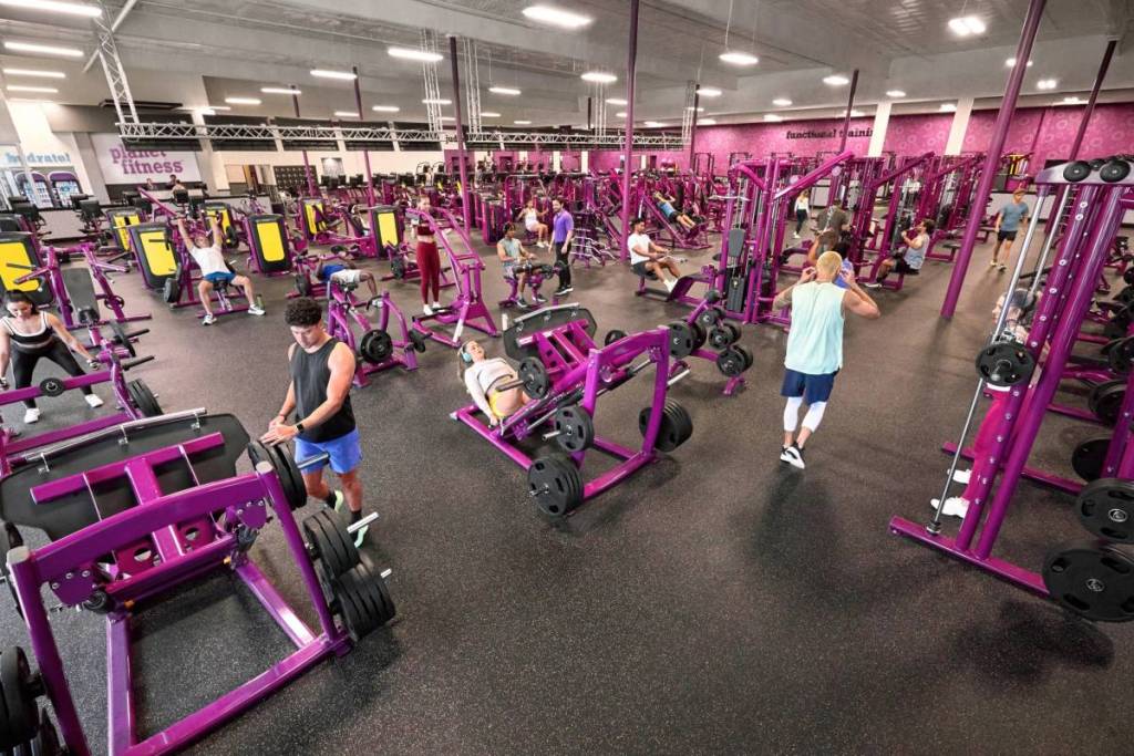 Planet Fitness is closing clubs across the U.S., including one at 25 Broadway in Lower Manhattan