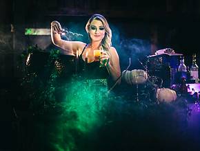 Unleash Your Inner Wizard At This 4-Part ‘Boozy Cauldron Tavern Cocktail Experience’ Rolling Into Orlando