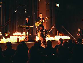 The Golden Age Of R&#038;B On Stage At The Gladstone Theatre &#8211; A Performance By Del Hartley And Live Band Featuring The Sounds Of Ginuwine, B2K, Usher And More