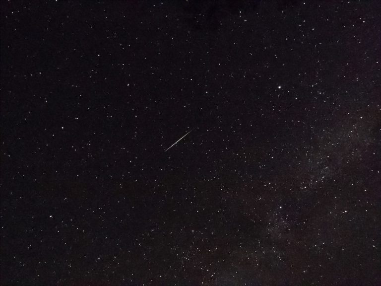 Here’s When To Spot The Spectacular Lyrids Meteor Shower