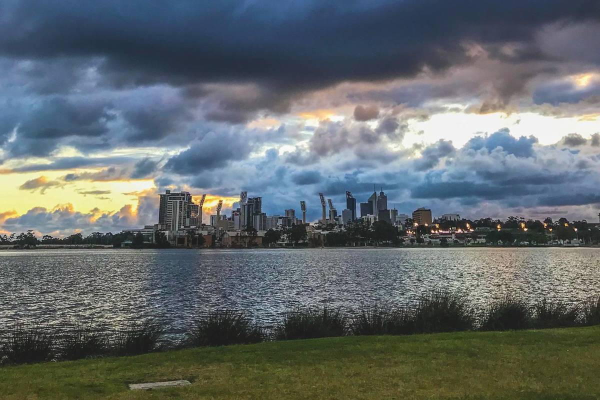 Strong winds and heavy showers are about to hit Perth – this is exactly when the rain will peak over WA Day weekend