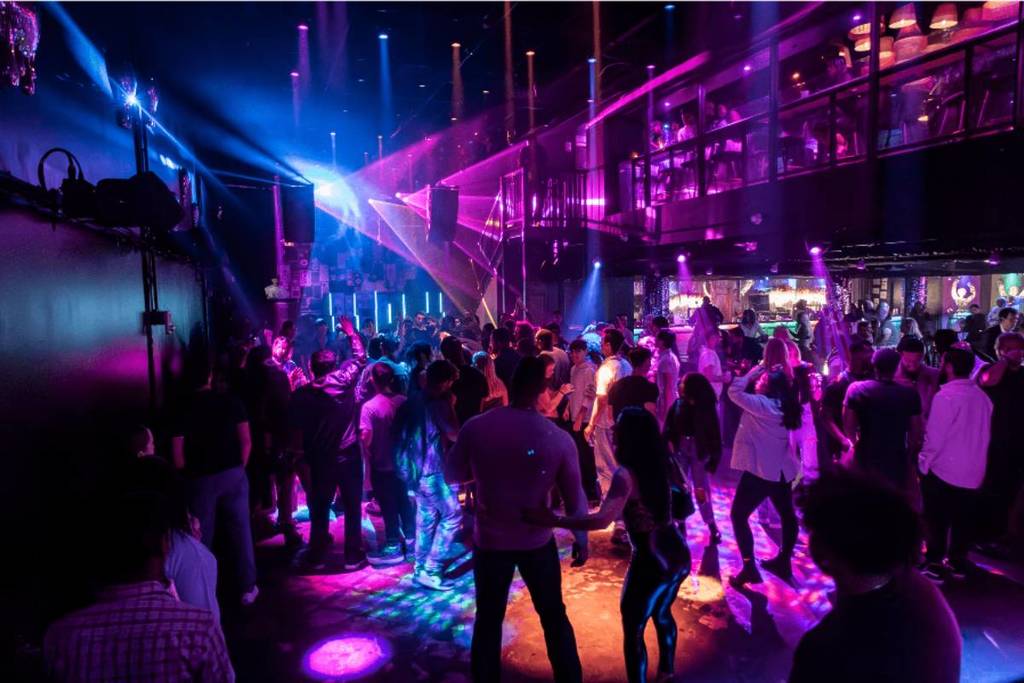 the nightclub/ New Year's Eve party