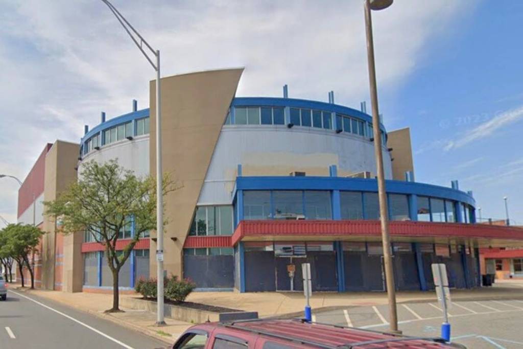 riverview plaza movie theater
