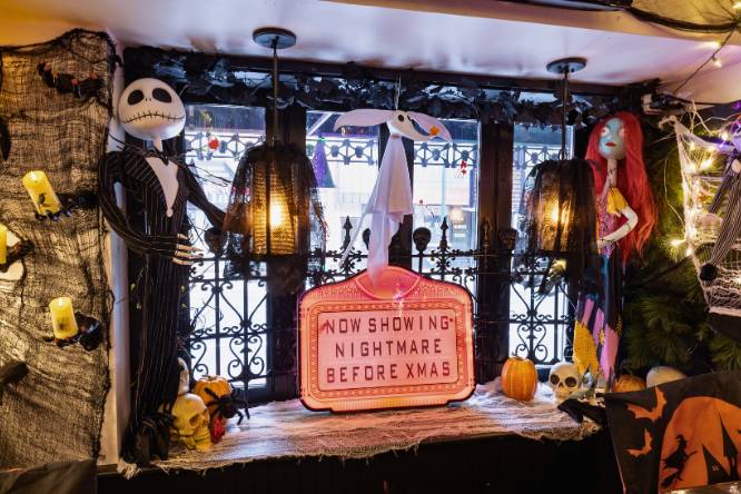 Halloween pop-up bar