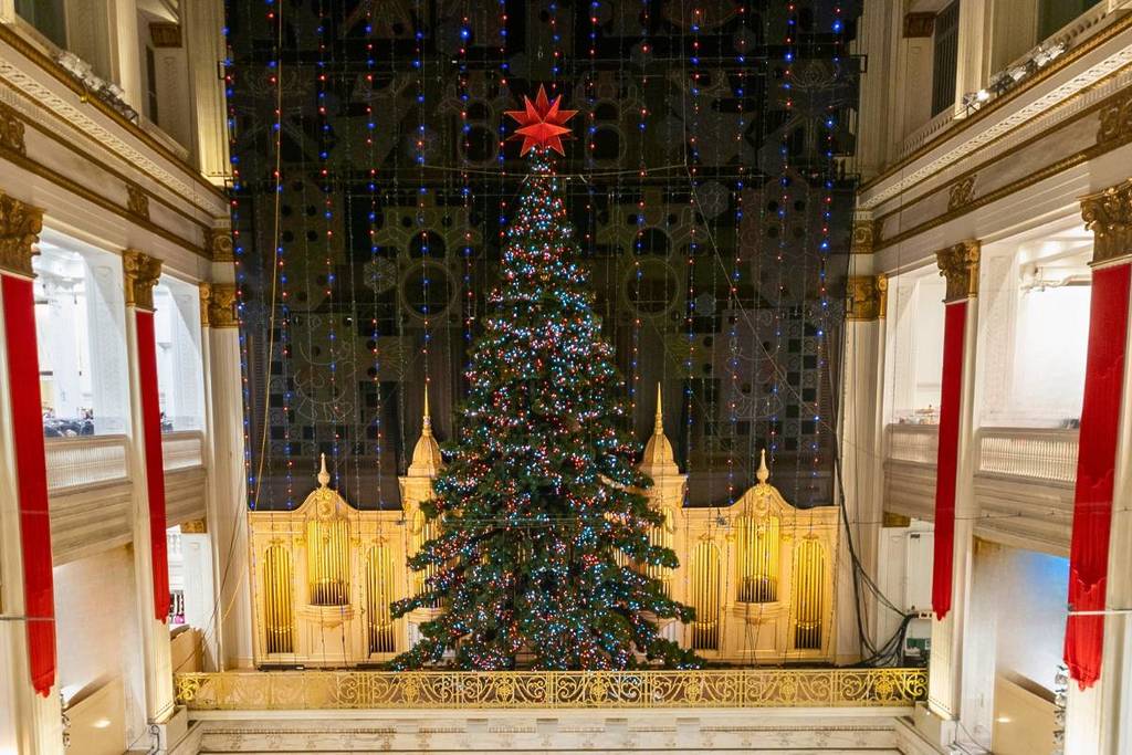 Wanamaker holiday light show