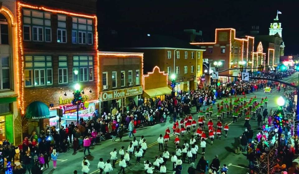 This Storybook Pennsylvania Town Known As ‘The Christmas Tree Capital of the World’—Enjoy Vintage Lights, A 30-Foot Tree, And True Hollywood Nostalgia