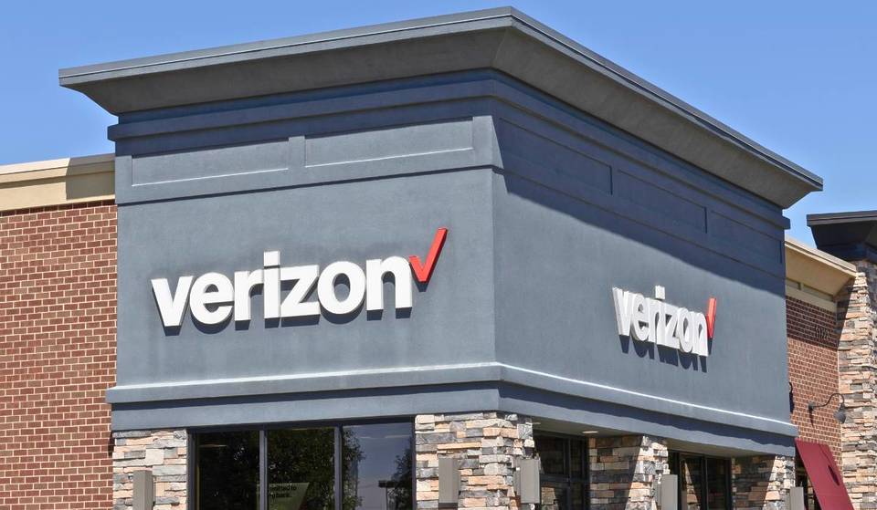 Massive Verizon Outage Leaves Phones Stuck in ‘SOS’ Mode Nationwide
