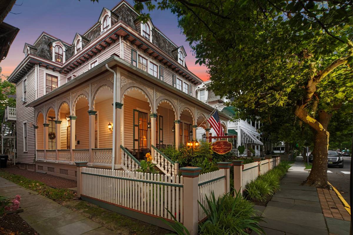 The Mason Cottage Bed & Breakfast Located in the Heart of Historic Downtown Cape May, NJ