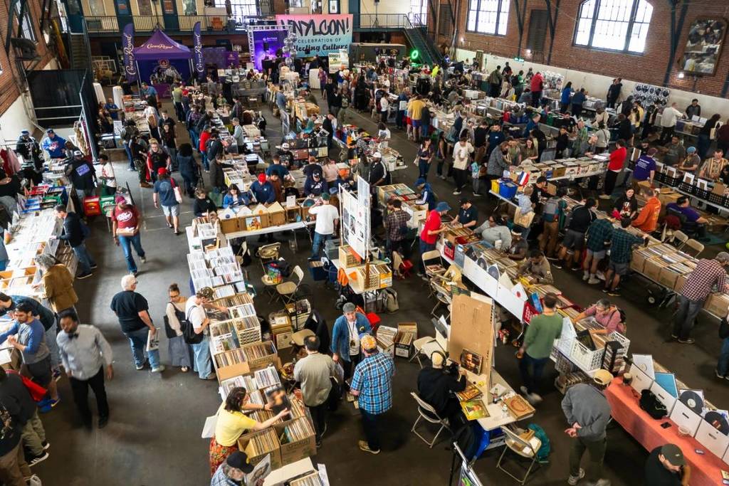 VinylCon!