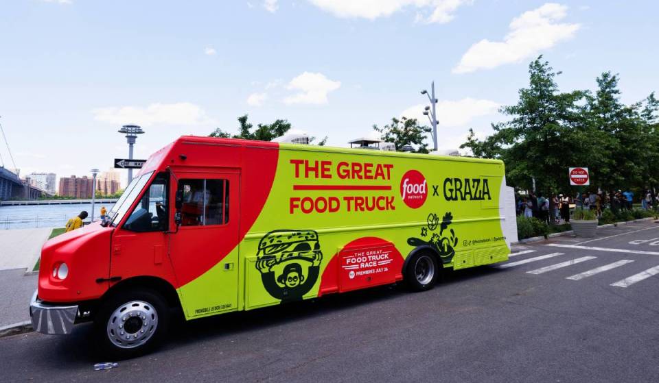 Food Network and Graza are bringing a free food truck pop-up to Dilworth Park today with fried chicken sandwiches, olive oil chips, and more