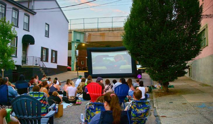 Manayunk’s ‘Stroll After Dark’ returns this week with food trucks, live music, outdoor movies, and family-friendly fun every Thursday in July