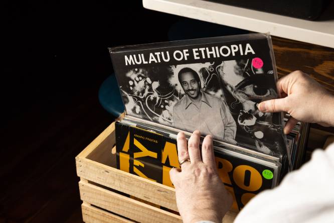 48 Record Bar 