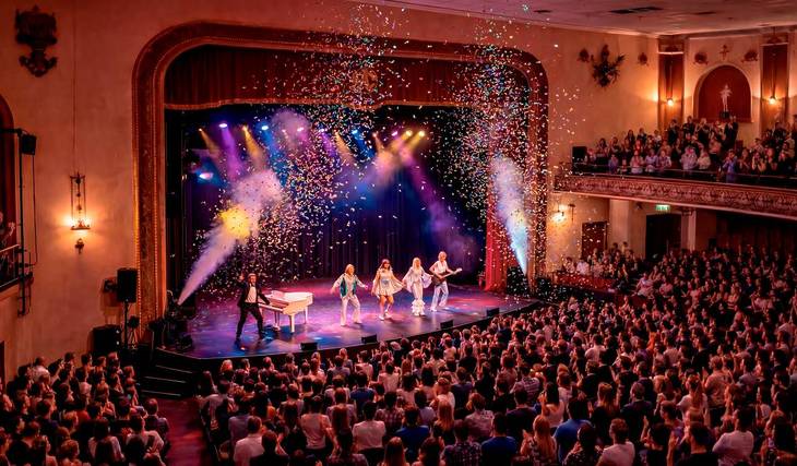 Broadway Unhinged opens this Friday for one weekend only with interactive musical battles, trivia and karaoke