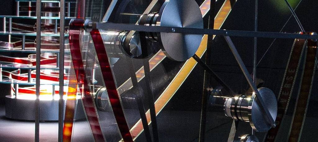 Mostra Rosa Barba Frame Time Open