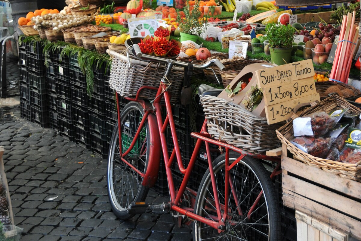 2 of the 13 best food markets in the world are located in Rome