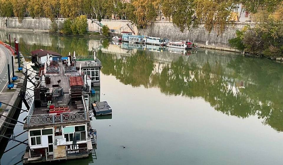 Après 10 ans, le Lian Club, la barge flottante où se déroulait la fête, ferme ses portes