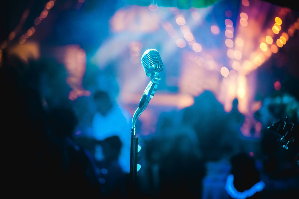 Partecipare ad un Karaoke è una delle cose da fare di sera a Roma