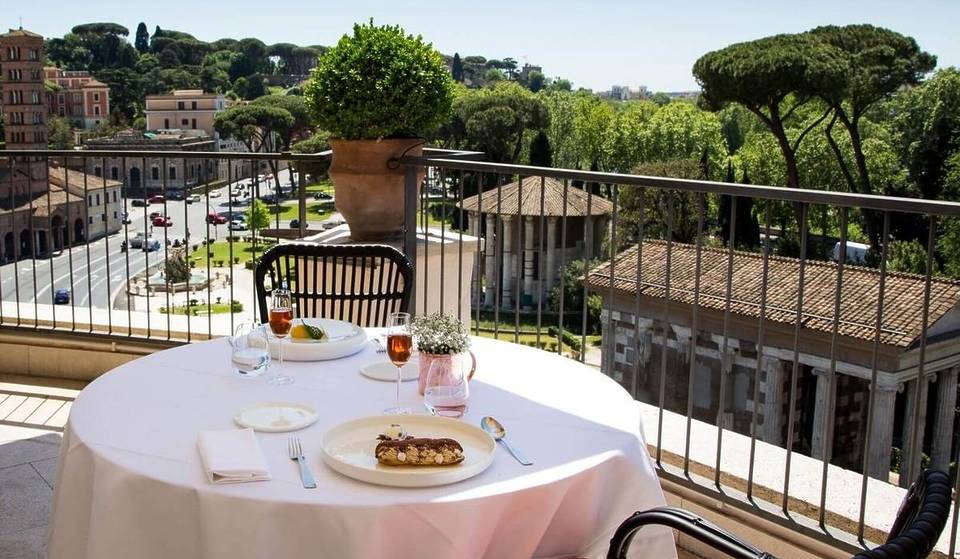 Dónde comer al aire libre en Roma en 2026: 15 lugares que no te puedes perder