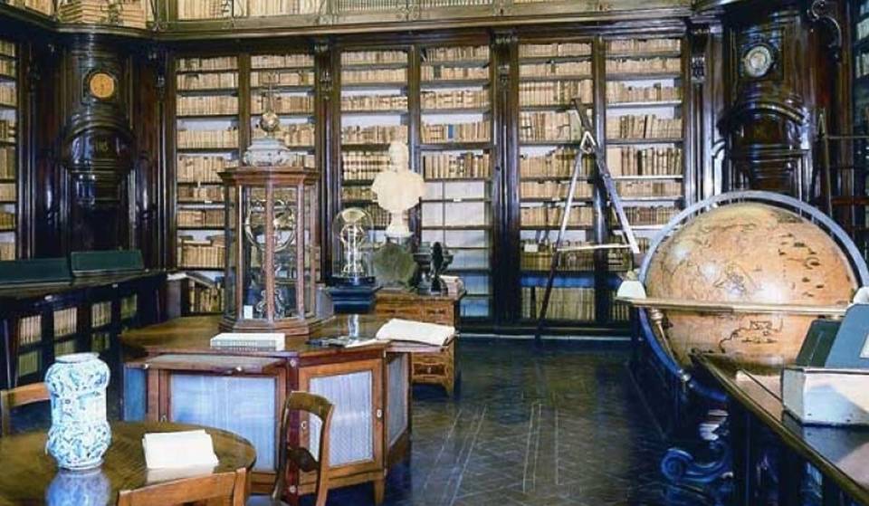 Die Bibliothek mit dem geheimen Fenster, die man in Rom kostenlos entdecken kann