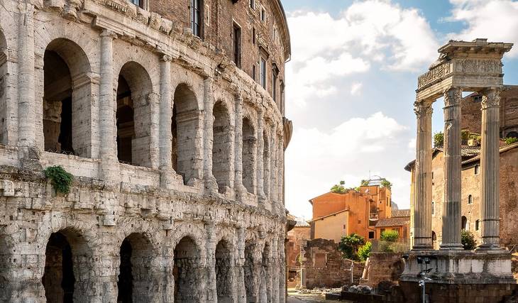 Estes concertos têm lugar nas ruínas de um antigo teatro romano &#8211; um lugar que ninguém conhece no centro de Roma