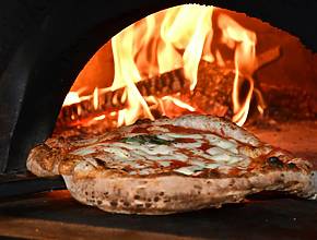Sveliamo le migliori pizzerie d&#8217;Italia del 2025: il trionfo culinario di Roma!