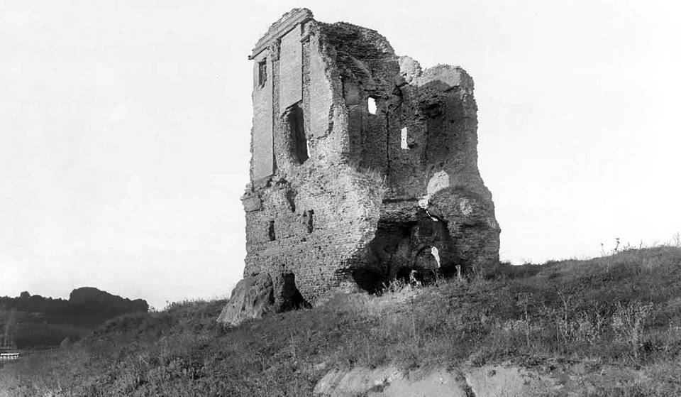 A Roma si nasconde il sepolcro più misterioso del mondo: ha il soprannome inquietante di &#8220;trono degli inferi&#8221;