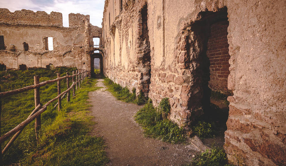 Eine Stunde von Rom entfernt können Sie die &#8222;Geisterstadt&#8220; entdecken, die vor Jahrhunderten aufgrund von Malaria verlassen wurde