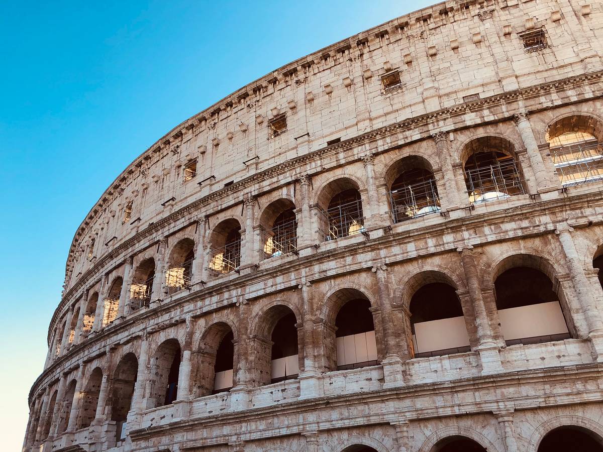 Il Colosseo visto da fuori