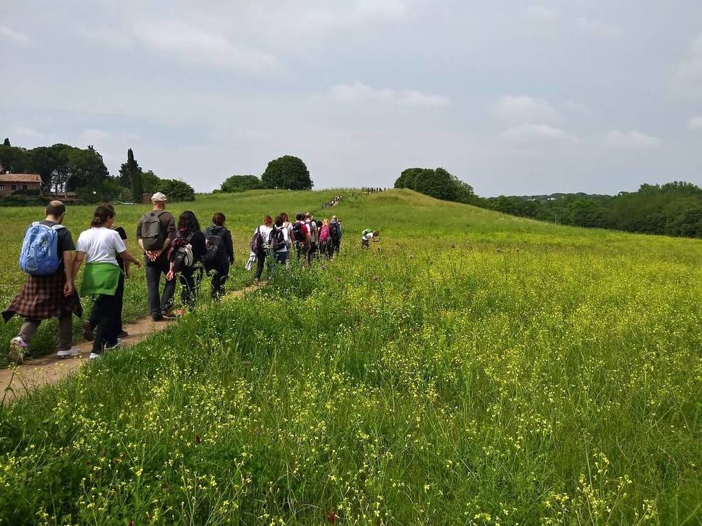 Persone che fanno trekking a Roma