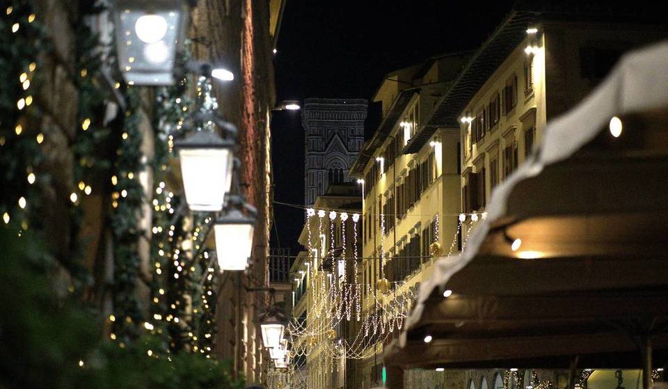 Eine zauberhafte Weihnachtsatmosphäre erwartet Sie in dieser Renaissancestadt, die nur gut 1 Stunde mit dem Zug von Rom entfernt liegt (Ticket ab 15 Euro)