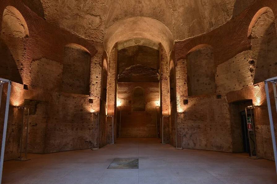 All'interni dell'Aula Adrianea negli Horti Sallustiani di Roma