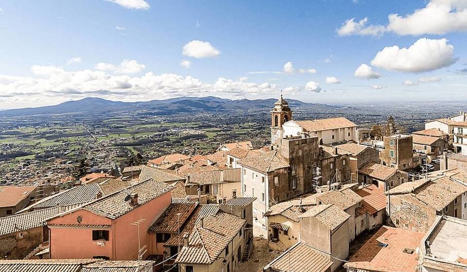 Nur 40 Kilometer von Rom entfernt kannst du das „filmreife” Dorf zwischen gigantischen Mauern und jahrtausendealten Aromen besuchen.