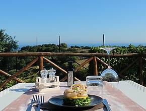 Un agroturismo con vistas al mar cerca de Roma que moderniza las recetas de la abuela: descubre el menú de 30 € con picanha al teriyaki y tortellini con pomelo rosa.