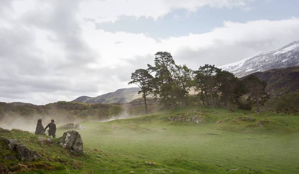 So hast du es noch nie gehört: Der Soundtrack von Outlander, gespielt im Schein von tausend Kerzen in einem der elegantesten Säle Roms – nur für wenige Termine